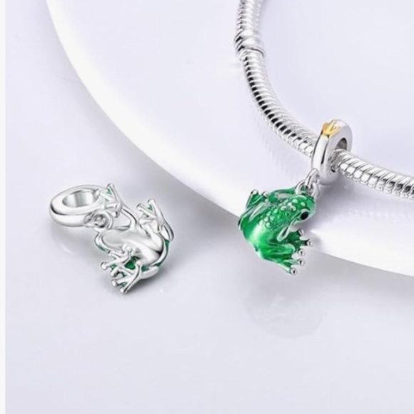 Sterling silver Whimsical Tree Frog Charm with Gold Accent crown fits pandoras - Picture 2 of 3